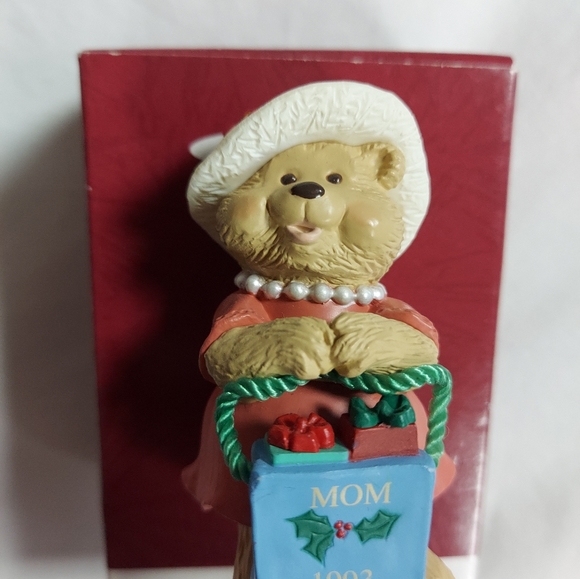 Hallmark Keepsake 1993 MOM Ornament Mamma Bear In Red Dress & Hat Wearing Pearls - Picture 1 of 12